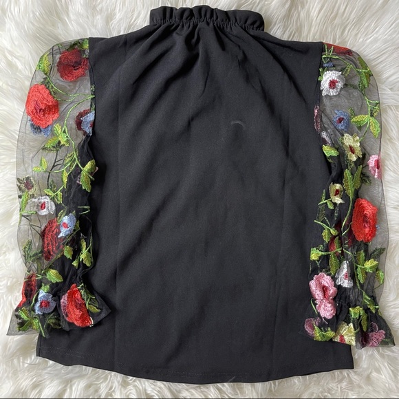 Large blouse sheer lace sleeves embroidered top - Picture 12 of 13